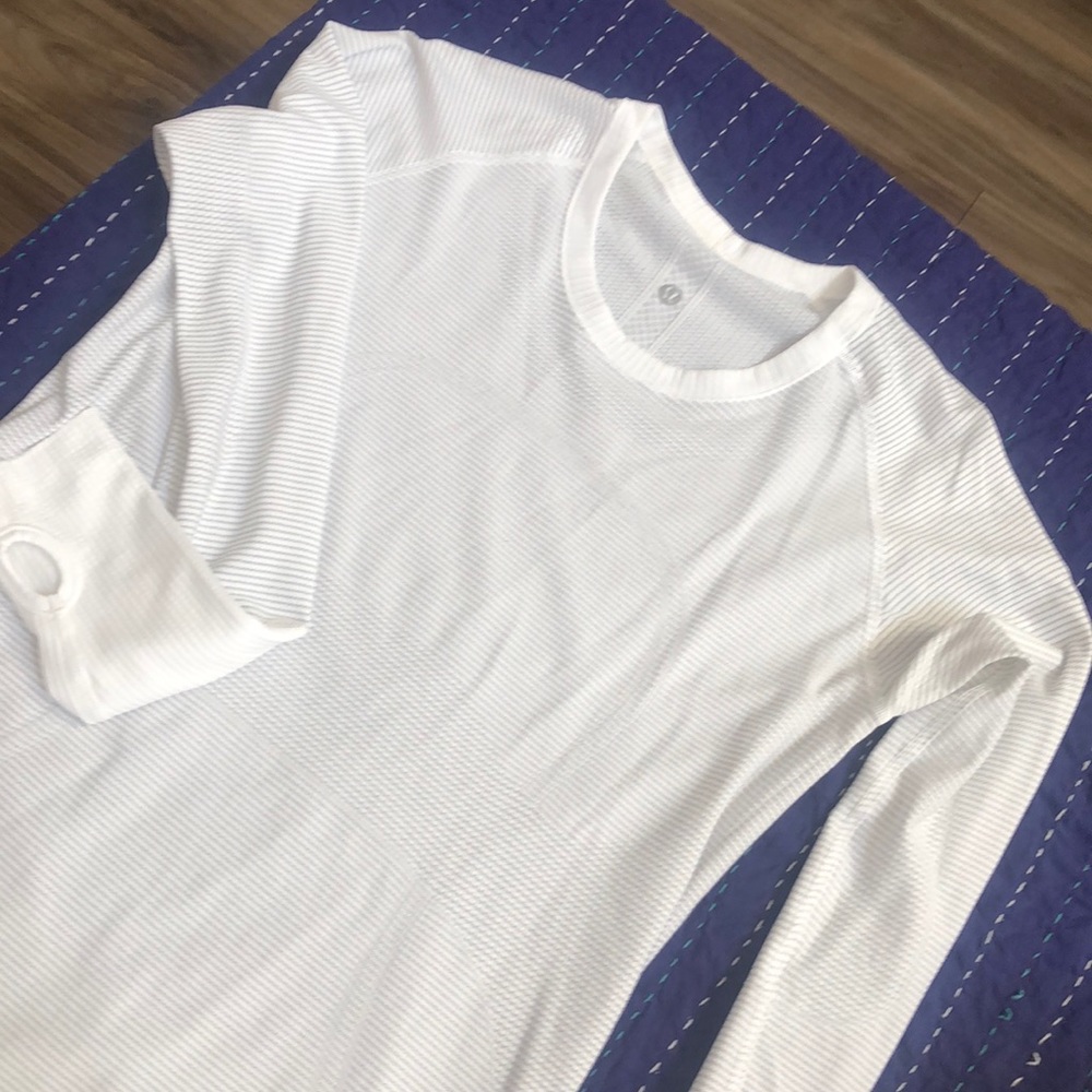 Lulu Lemon white long sleeves under wear shirt